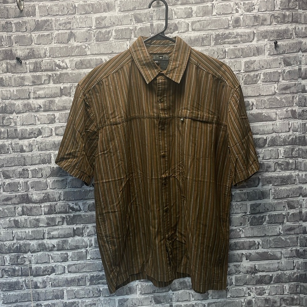 REI short sleeved‎ men’s shirt